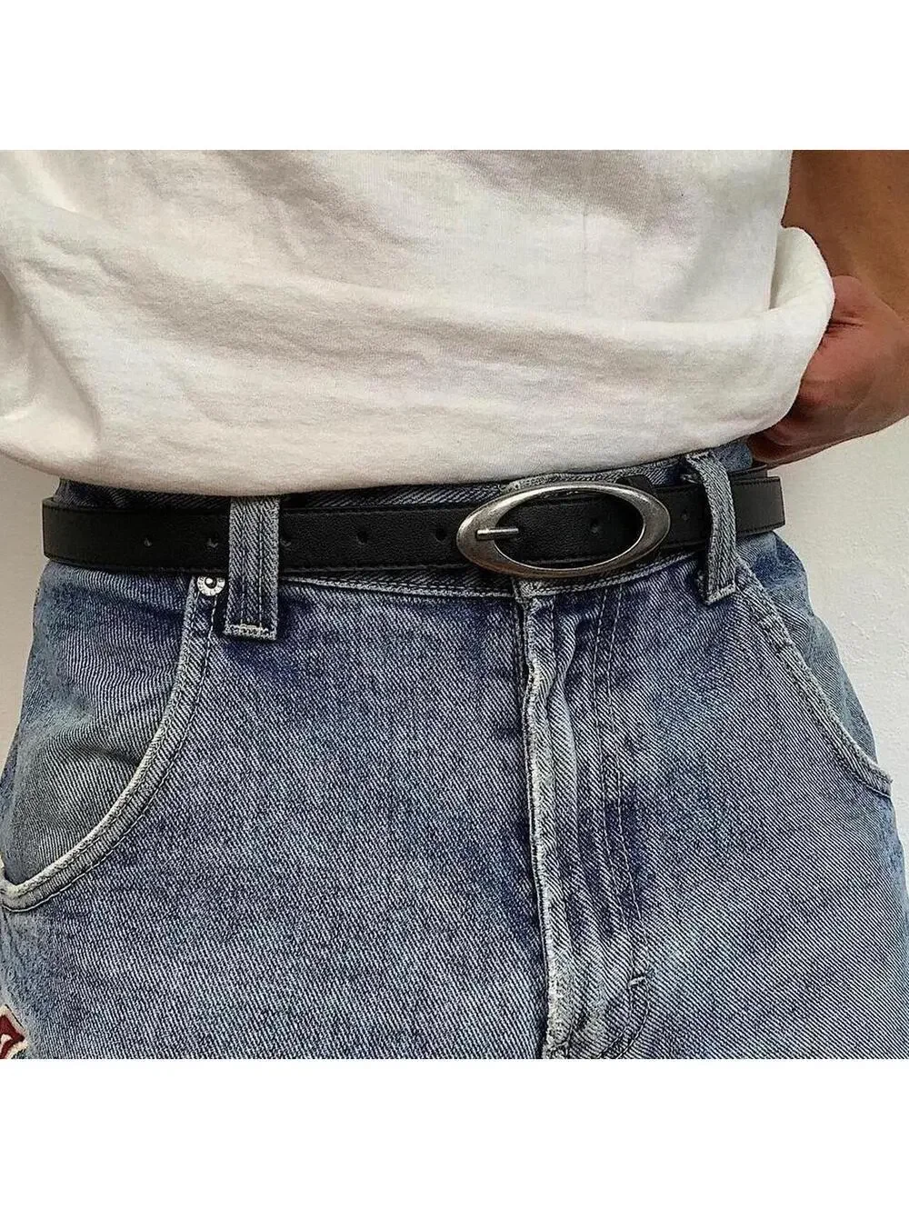 Y2k 2000s Cyber Oval simplistic belt buckle slim black belt. 40 inches length fi